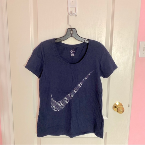 Nike & Adidas Bundle Crewneck Tees - Picture 4 of 7